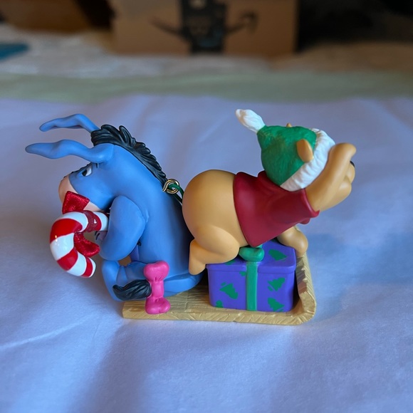 Hallmark Keepsake Ornament Presents from Pooh - Picture 6 of 10